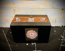 Load image into Gallery viewer, Third Eye Magik Owl Spell Box
