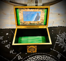 Load image into Gallery viewer, Third Eye Magik Raven Spell Box
