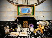 Load image into Gallery viewer, Third Eye Magik Raven Spell Box
